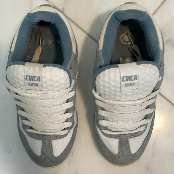 Circa CX114, women’s 9 or men youth 7-7.5, blue gray and white skateboard shoe - Picture 3 of 8